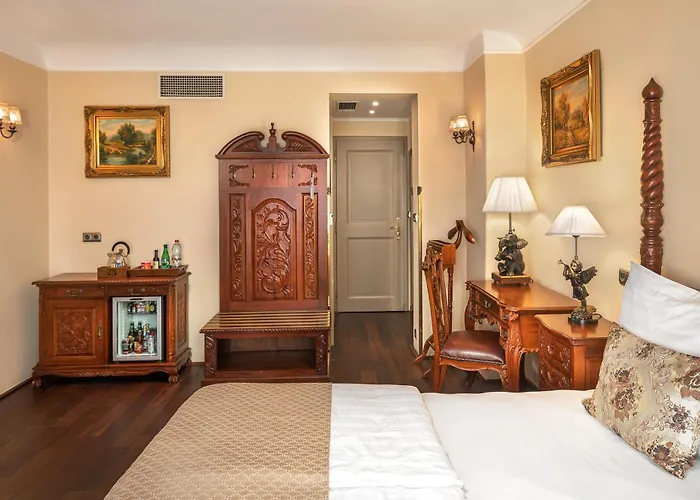 Iron Gate Hotel & Suites Prague By Bhg